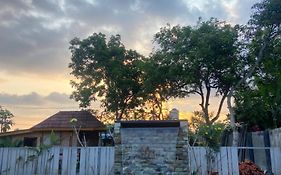 Edrian Bungalows